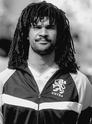 100 великих футбольных матчей