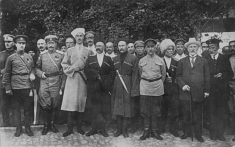 Изгнанная армия. Полвека военной эмиграции. 1920-1970 гг. Изгнанная армия. Полвека военной эмиграции. 1920-1970 гг.