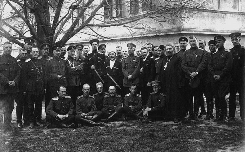 Изгнанная армия. Полвека военной эмиграции. 1920-1970 гг. Изгнанная армия. Полвека военной эмиграции. 1920-1970 гг.