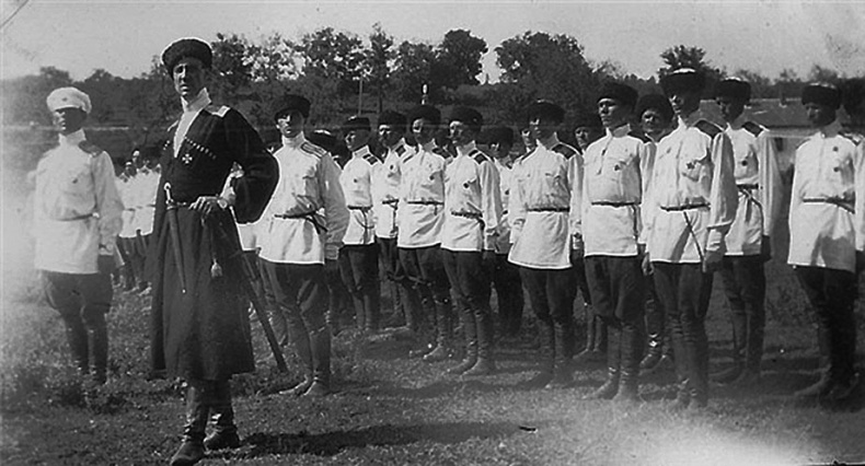 Изгнанная армия. Полвека военной эмиграции. 1920-1970 гг. Изгнанная армия. Полвека военной эмиграции. 1920-1970 гг.