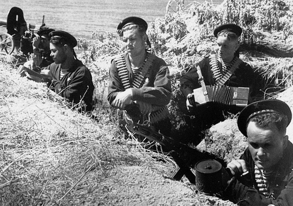 На трудных дорогах войны. Подвиг Одессы На трудных дорогах войны. Подвиг Одессы