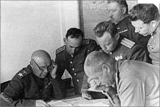 На трудных дорогах войны. В борьбе за Севастополь и Кавказ На трудных дорогах войны. В борьбе за Севастополь и Кавказ