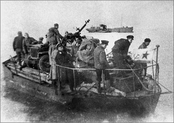 На трудных дорогах войны. В борьбе за Севастополь и Кавказ На трудных дорогах войны. В борьбе за Севастополь и Кавказ
