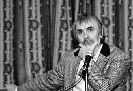 Феликс Медведев. Козырная судьба легендарного интервьюера, библиофила, игрока Феликс Медведев. Козырная судьба легендарного интервьюера, библиофила, игрока