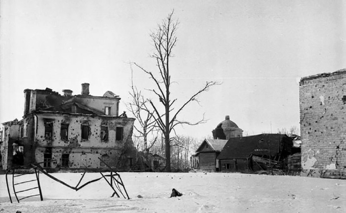 Холмский ?котел?. 105 дней в полном окружении Холмский ?котел?. 105 дней в полном окружении