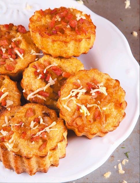 Готовим в форме для кексов. Маффины. Булочки. Закуски. Завтраки Готовим в форме для кексов. Маффины. Булочки. Закуски. Завтраки