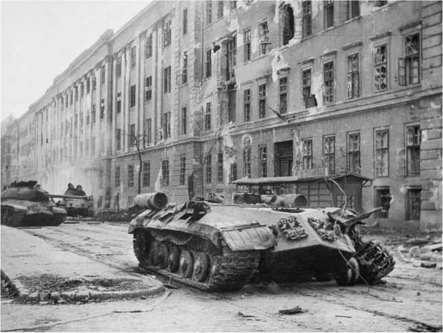 Венгерский кризис 1956 года в исторической ретроспективе Венгерский кризис 1956 года в исторической ретроспективе