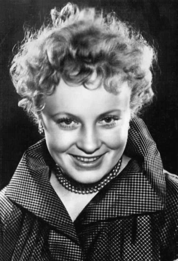Алла Ларионова и Николай Рыбников. Любовь на Заречной улице Алла Ларионова и Николай Рыбников. Любовь на Заречной улице
