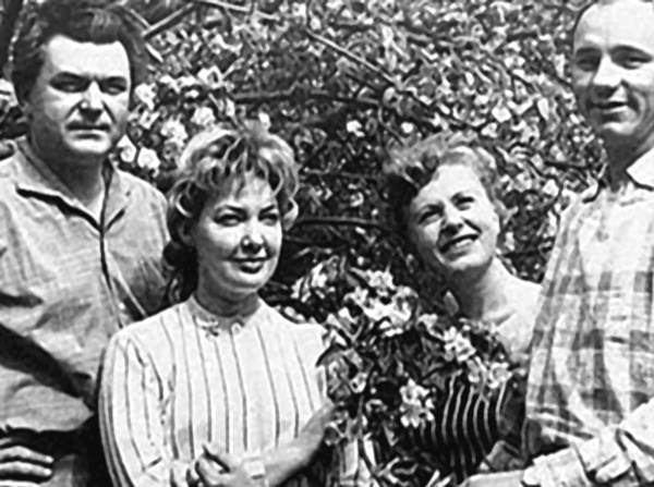 Алла Ларионова и Николай Рыбников. Любовь на Заречной улице Алла Ларионова и Николай Рыбников. Любовь на Заречной улице