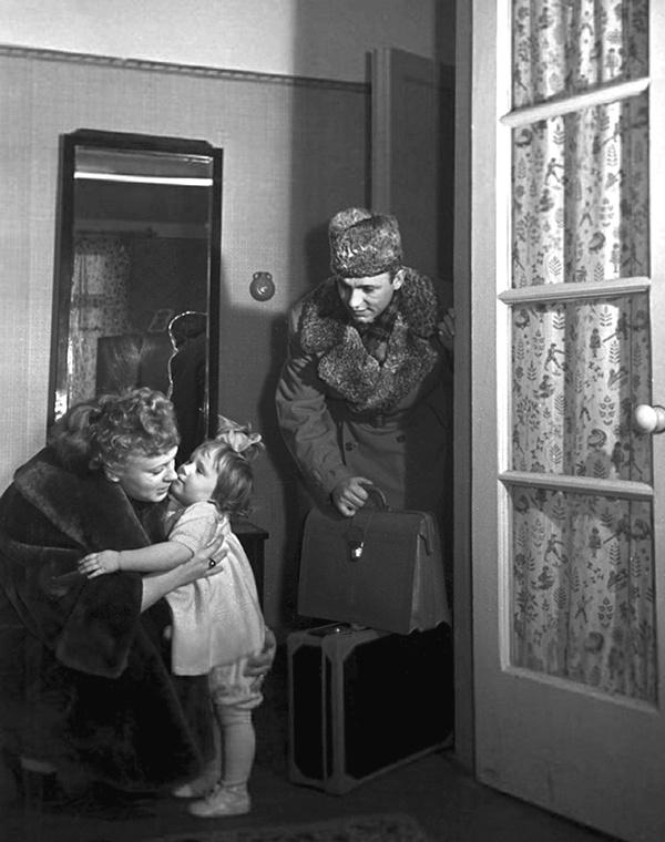 Алла Ларионова и Николай Рыбников. Любовь на Заречной улице Алла Ларионова и Николай Рыбников. Любовь на Заречной улице