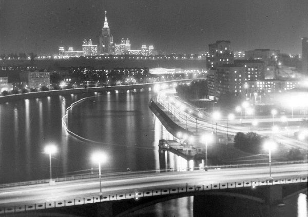 Высотки сталинской Москвы. Наследие эпохи Высотки сталинской Москвы. Наследие эпохи