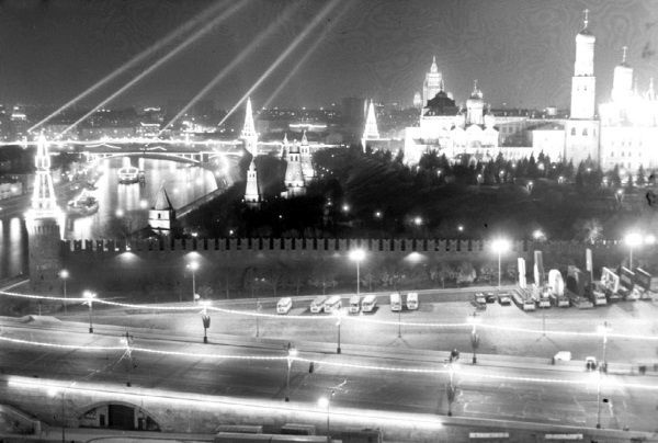 Высотки сталинской Москвы. Наследие эпохи Высотки сталинской Москвы. Наследие эпохи
