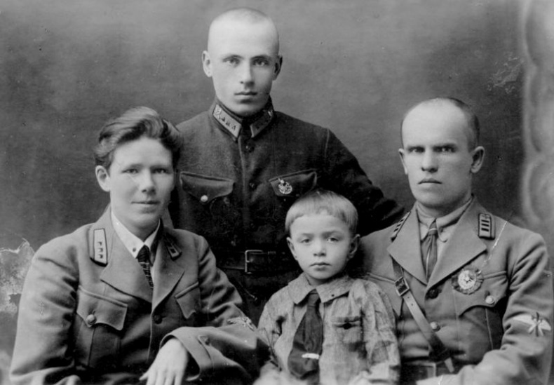 Я буду летать! Первая русская женщина-летчица Зинаида Кокорина Я буду летать! Первая русская женщина-летчица Зинаида Кокорина