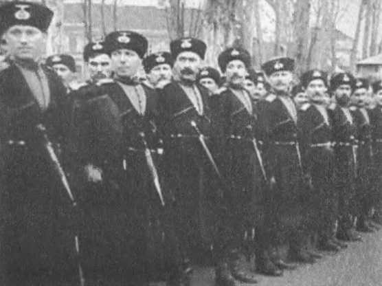 Казаки. Между Гитлером и Сталиным Казаки. Между Гитлером и Сталиным