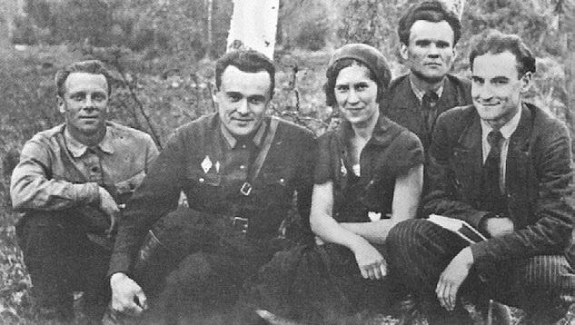 Юрий Гагарин. Человек-легенда Юрий Гагарин. Человек-легенда