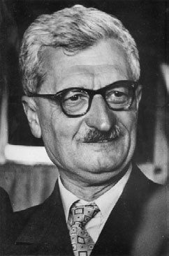 Юрий Гагарин. Человек-легенда Юрий Гагарин. Человек-легенда