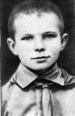 Юрий Гагарин. Человек-легенда Юрий Гагарин. Человек-легенда