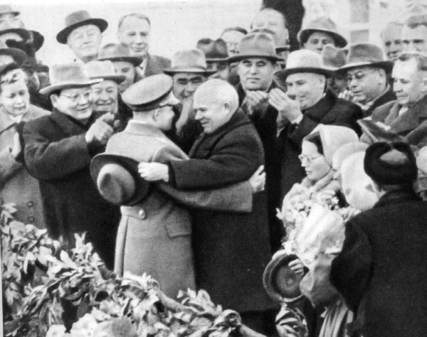 Юрий Гагарин. Человек-легенда Юрий Гагарин. Человек-легенда