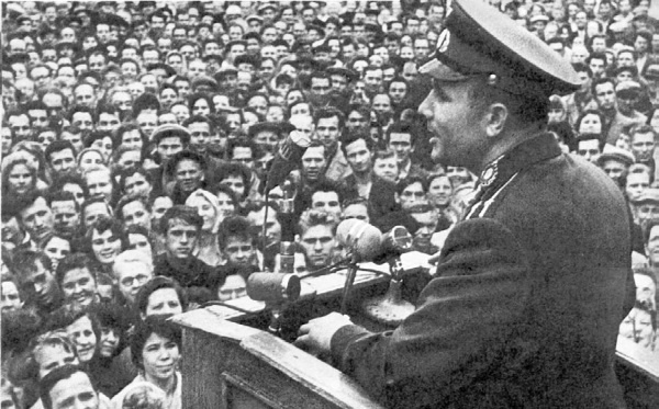 Юрий Гагарин. Человек-легенда Юрий Гагарин. Человек-легенда