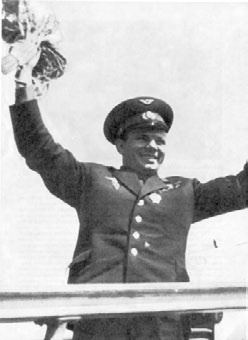 Юрий Гагарин. Человек-легенда Юрий Гагарин. Человек-легенда