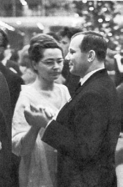 Юрий Гагарин. Человек-легенда Юрий Гагарин. Человек-легенда