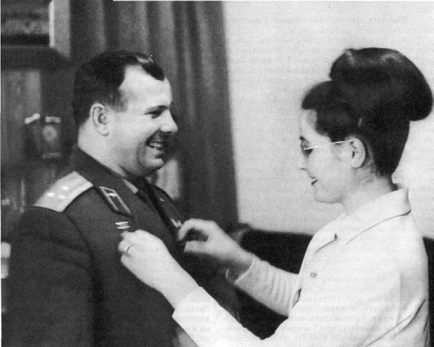 Юрий Гагарин. Человек-легенда Юрий Гагарин. Человек-легенда