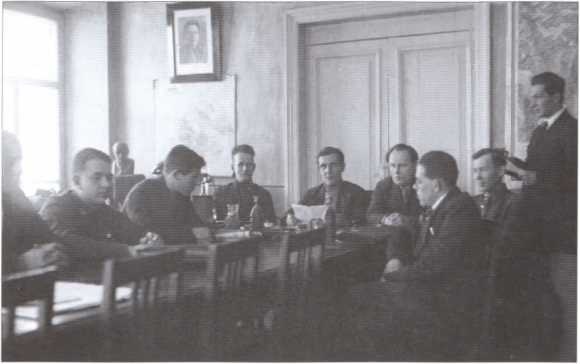 30 лет в ОГПУ-НКВД-МВД. От оперуполномоченного до заместителя министра 30 лет в ОГПУ-НКВД-МВД. От оперуполномоченного до заместителя министра