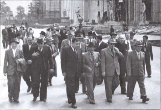 30 лет в ОГПУ-НКВД-МВД. От оперуполномоченного до заместителя министра 30 лет в ОГПУ-НКВД-МВД. От оперуполномоченного до заместителя министра