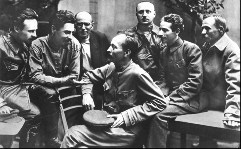 Красные против белых. Спецслужбы в Гражданской войне 1917-1922 Красные против белых. Спецслужбы в Гражданской войне 1917-1922