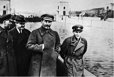 Сталин и Берия. Секретные архивы Кремля. Оболганные герои или исчадия ада? Сталин и Берия. Секретные архивы Кремля. Оболганные герои или исчадия ада?