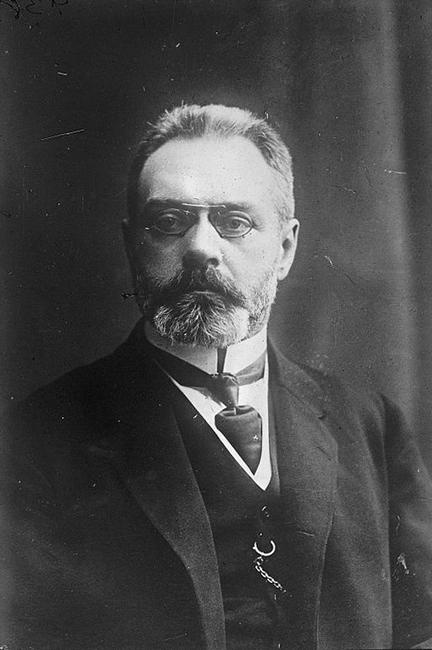 Отречение. Император Николай II и Февральская революция Отречение. Император Николай II и Февральская революция