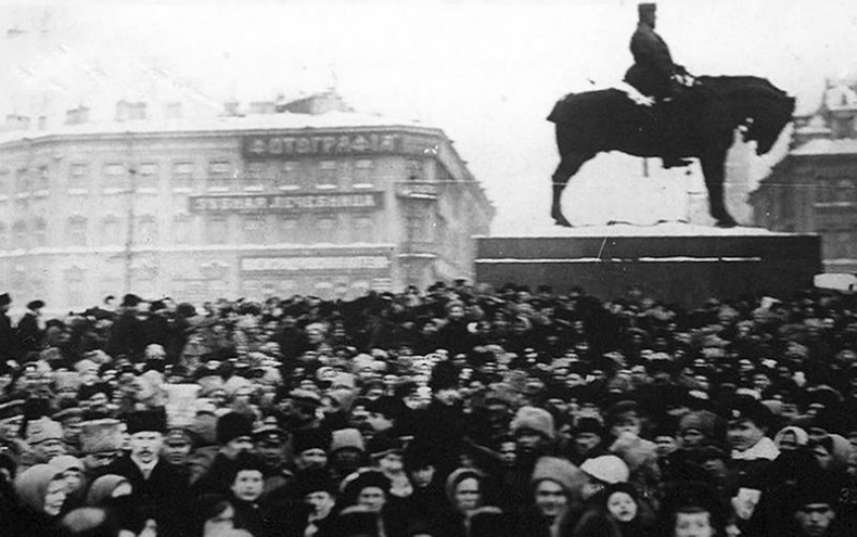Отречение. Император Николай II и Февральская революция Отречение. Император Николай II и Февральская революция