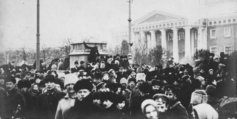 Отречение. Император Николай II и Февральская революция Отречение. Император Николай II и Февральская революция