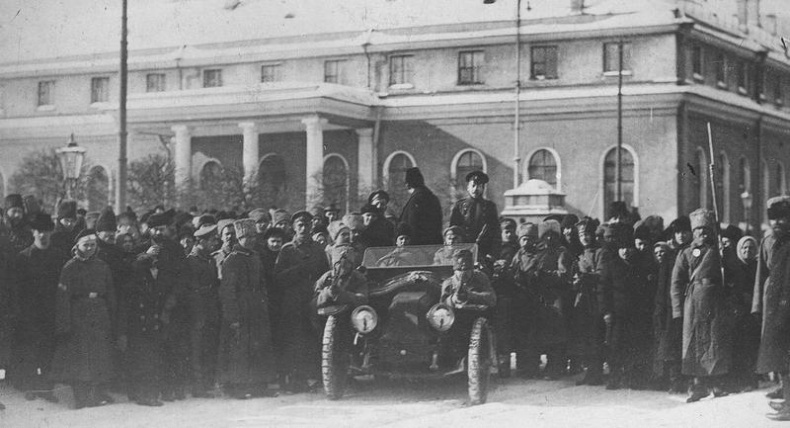 Отречение. Император Николай II и Февральская революция Отречение. Император Николай II и Февральская революция