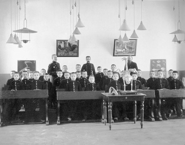 Институтки. Тайны жизни воспитанниц Институтки. Тайны жизни воспитанниц