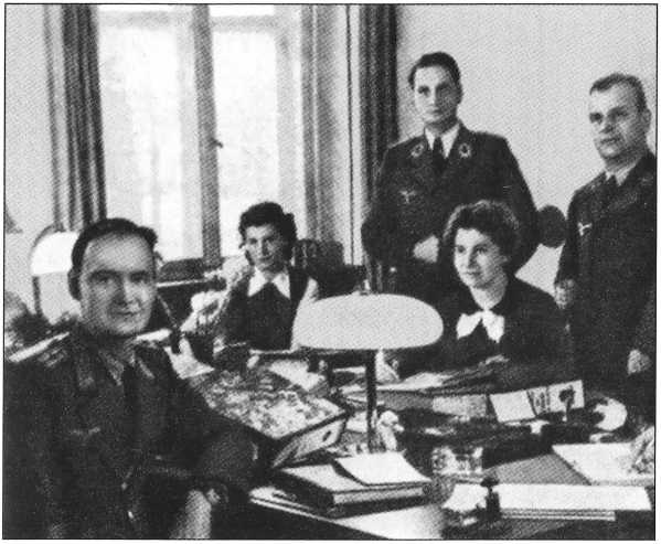 Разведка. Вымыслы и правда. Как создается мифотворчество о деятельности специальных служб Разведка. Вымыслы и правда. Как создается мифотворчество о деятельности специальных служб