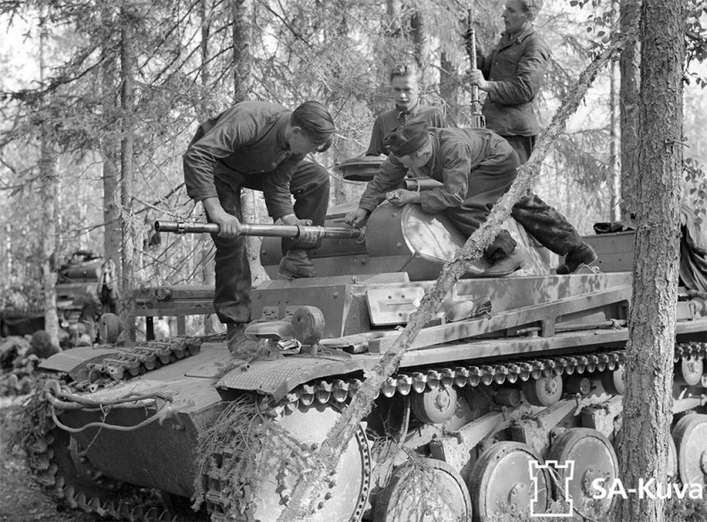 Зиновий Колобанов. Время танковых засад Зиновий Колобанов. Время танковых засад