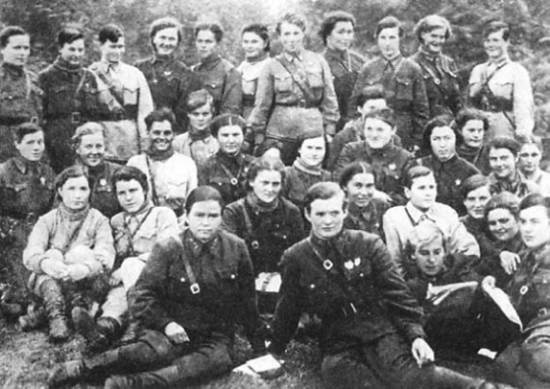 Записки летчицы У-2. Женщины-авиаторы в годы Великой Отечественной войны. 1942-1945 Записки летчицы У-2. Женщины-авиаторы в годы Великой Отечественной войны. 1942-1945