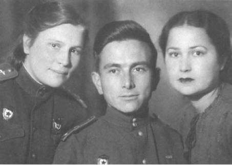 Записки летчицы У-2. Женщины-авиаторы в годы Великой Отечественной войны. 1942-1945 Записки летчицы У-2. Женщины-авиаторы в годы Великой Отечественной войны. 1942-1945
