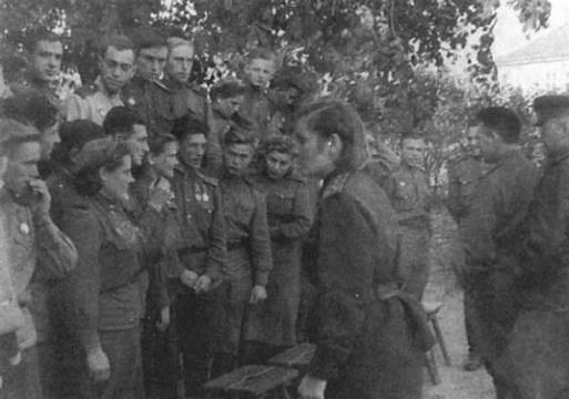 Записки летчицы У-2. Женщины-авиаторы в годы Великой Отечественной войны. 1942-1945 Записки летчицы У-2. Женщины-авиаторы в годы Великой Отечественной войны. 1942-1945