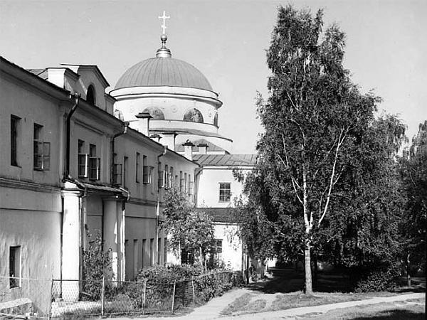 Претерпевшие до конца. Судьбы царских слуг, оставшихся верными долгу и присяге Претерпевшие до конца. Судьбы царских слуг, оставшихся верными долгу и присяге