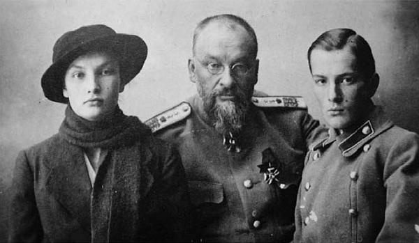 Претерпевшие до конца. Судьбы царских слуг, оставшихся верными долгу и присяге Претерпевшие до конца. Судьбы царских слуг, оставшихся верными долгу и присяге
