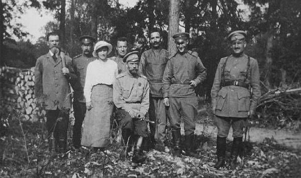 Претерпевшие до конца. Судьбы царских слуг, оставшихся верными долгу и присяге Претерпевшие до конца. Судьбы царских слуг, оставшихся верными долгу и присяге