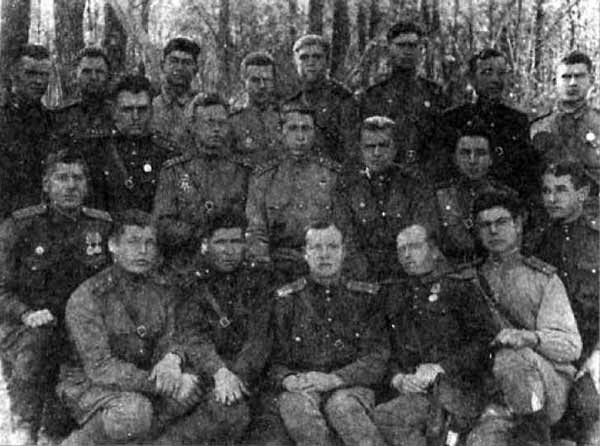 На службе у бога войны. В прицеле черный крест На службе у бога войны. В прицеле черный крест