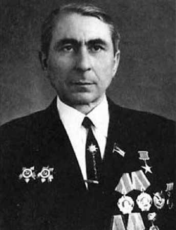 На службе у бога войны. В прицеле черный крест На службе у бога войны. В прицеле черный крест