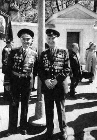 На службе у бога войны. В прицеле черный крест На службе у бога войны. В прицеле черный крест