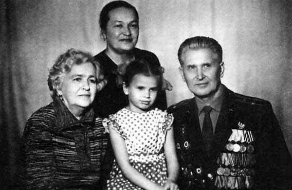 На службе у бога войны. В прицеле черный крест На службе у бога войны. В прицеле черный крест