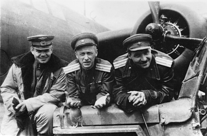 Под пулеметным огнем. Записки фронтового оператора Под пулеметным огнем. Записки фронтового оператора