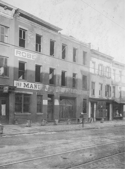 Жертвы моды. Опасная одежда прошлого и наших дней Жертвы моды. Опасная одежда прошлого и наших дней