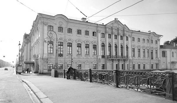 Строгоновы. 500 лет рода. Выше только цари Строгоновы. 500 лет рода. Выше только цари